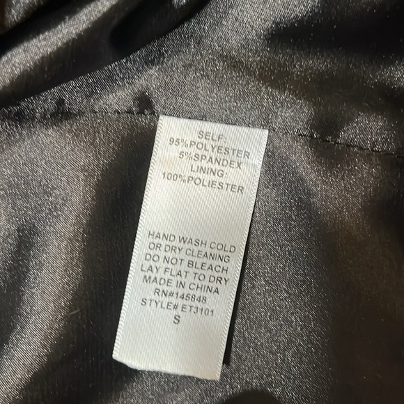 Everly Anthro Black Velvet Cropped Blazer Jacket Open Front Women's Small S EUC - Picture 7 of 10